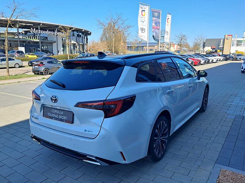 Toyota Corolla Touring Sports Hybrid 1.8 Black&White