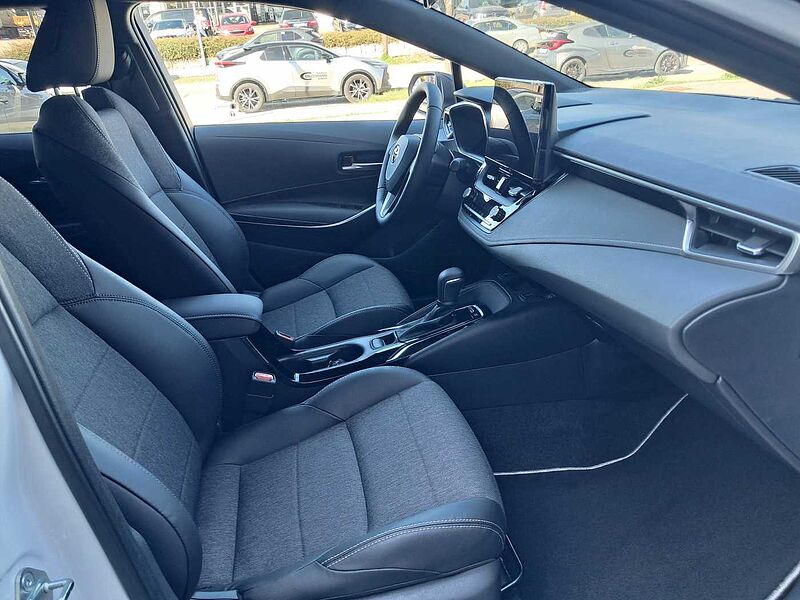 Toyota Corolla Touring Sports Hybrid 1.8 Black&White