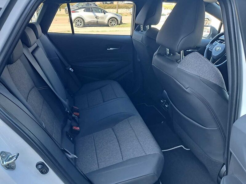 Toyota Corolla Touring Sports Hybrid 1.8 Black&White
